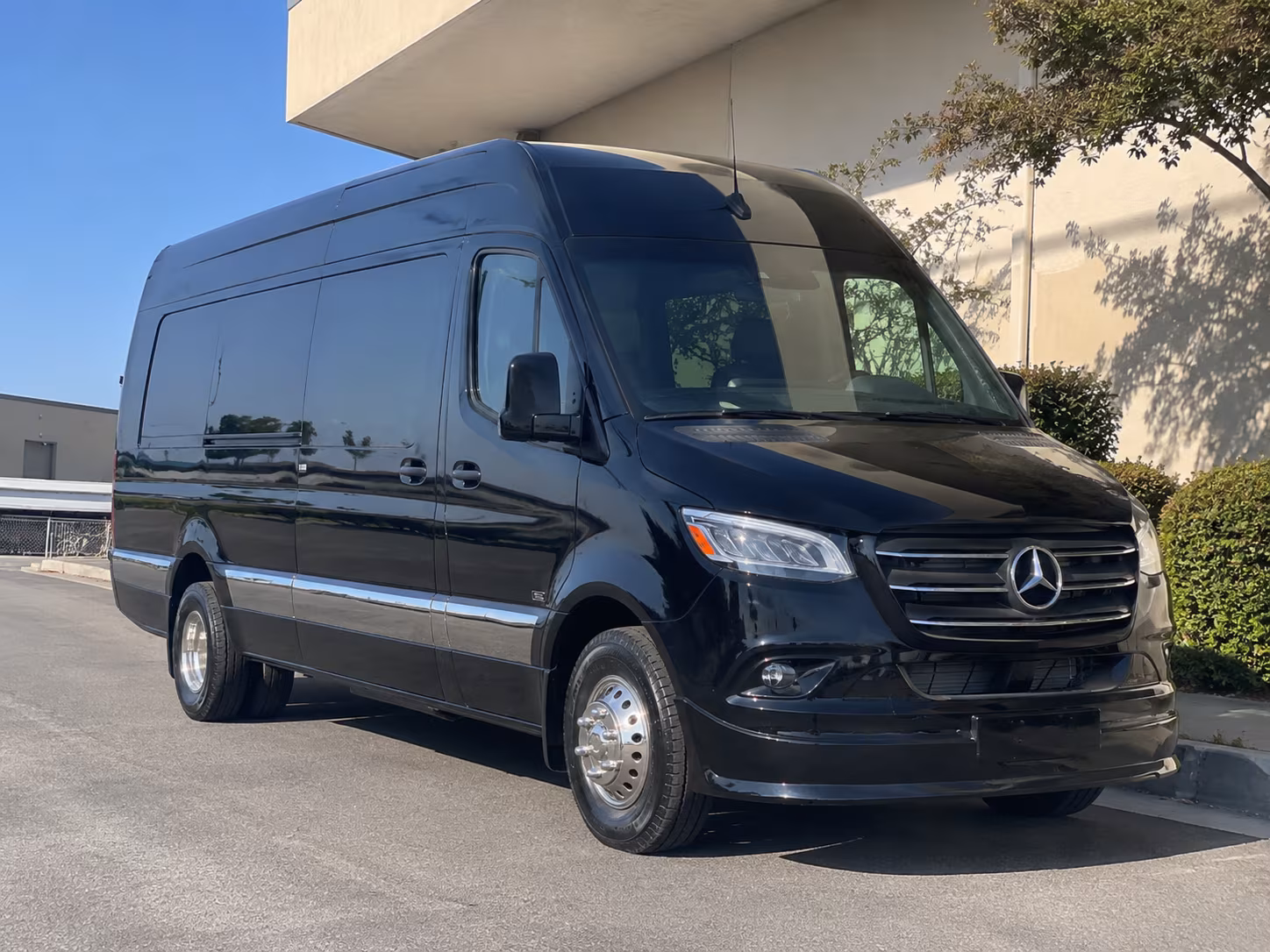bus rental options for maricopa trips