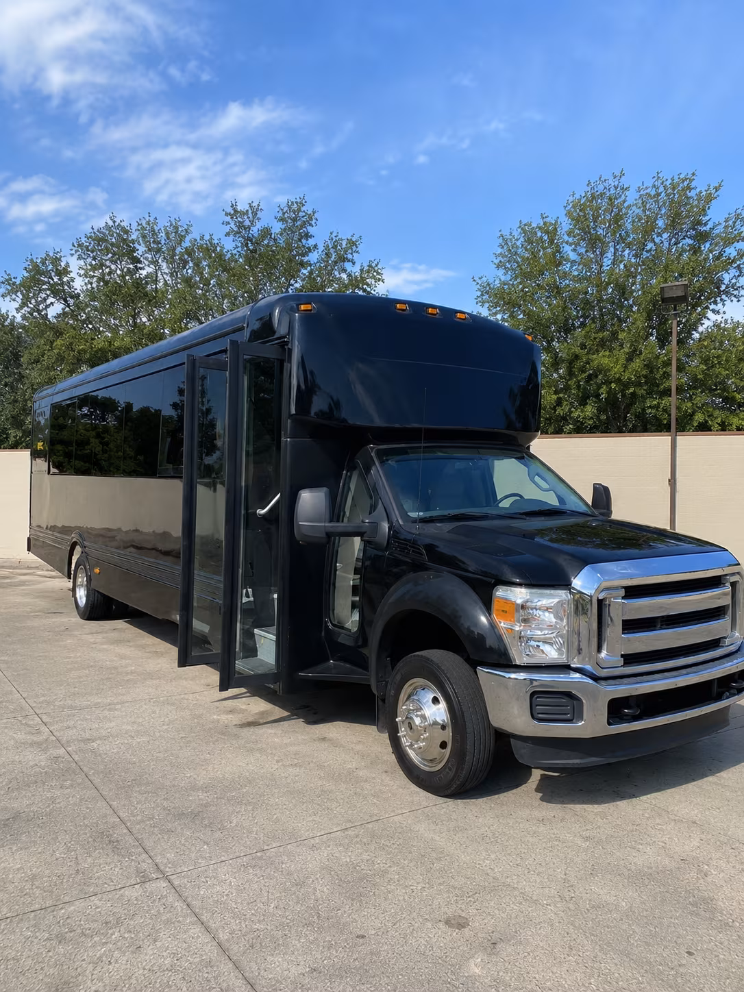 maricopa 20 passenger party bus