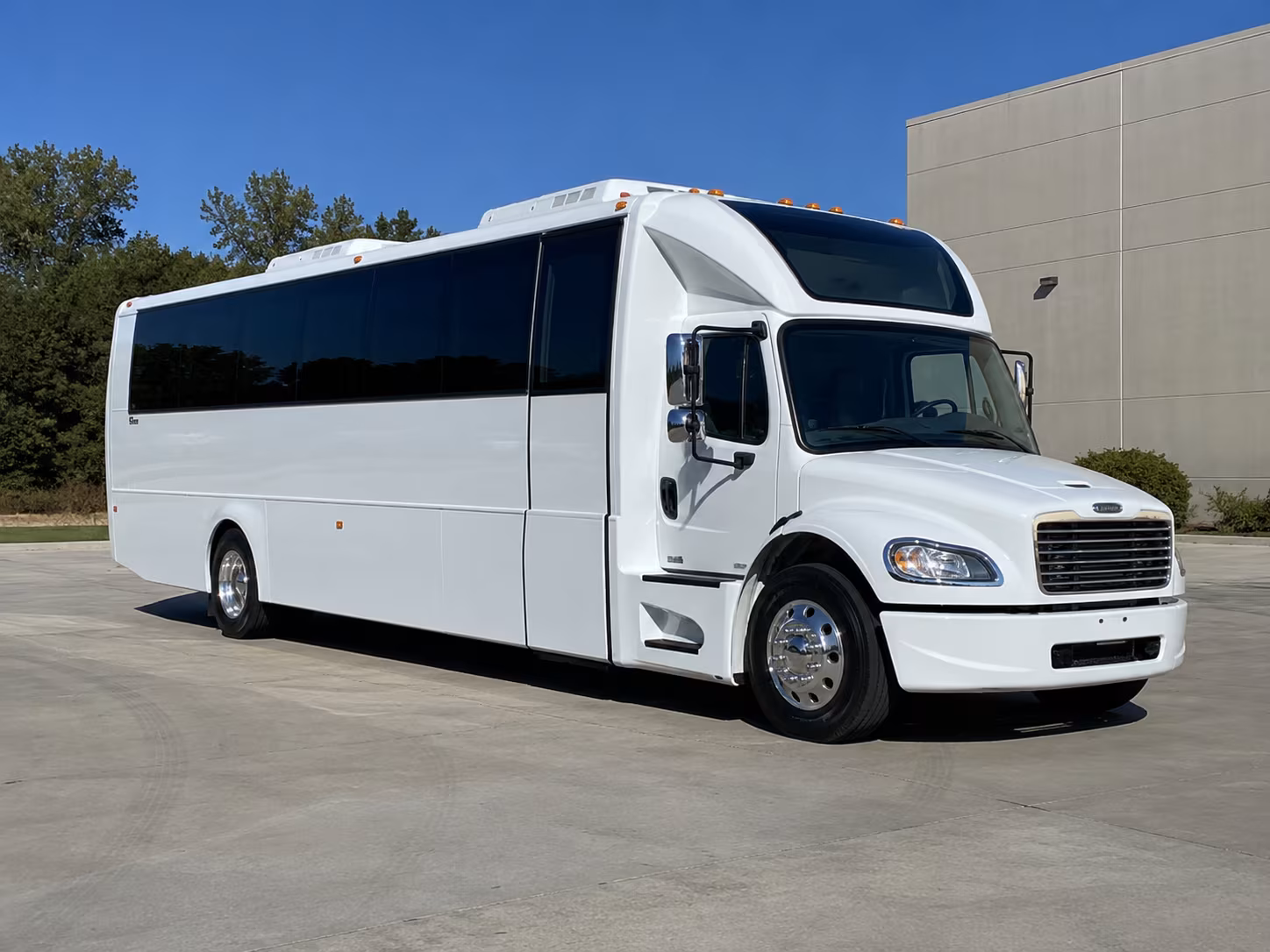 maricopa 28 passenger party bus